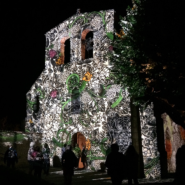 L'église Saint-Martin de Bignac mise en lumière à l'occasion des Sarabandes 2015 par la Cie Chap'de Lune