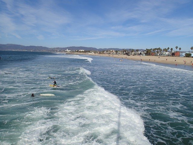 Un endroit où je suis restée de longues minutes à regarder les surfeurs et écouter le bruit des vagues
