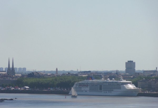 La Garonne vue de la Cité du Vin - blog Bar a Voyages