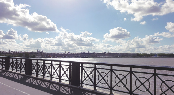 Pont de Pierre - blog Bar a Voyages