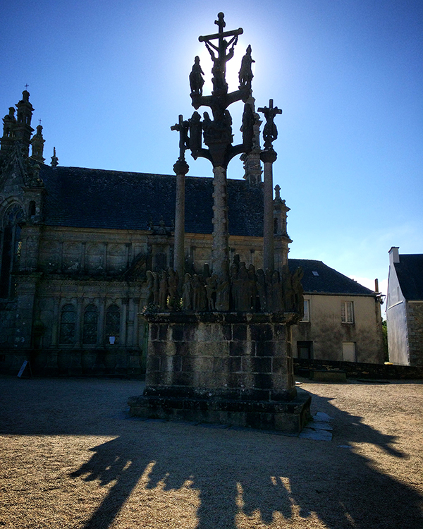 Le calvaire de l'enclos paroissial de Saint-Thégonnec ©Magali Renard / Le Bar à voyages