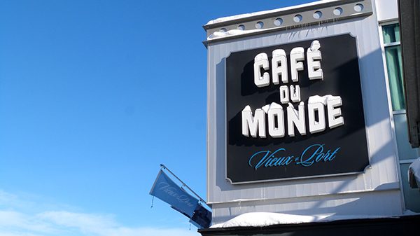Une adresse idéale par beau temps pour profiter de la vue sur le fleuve Saint-Laurent ©Franck/Le Bar à Voyages