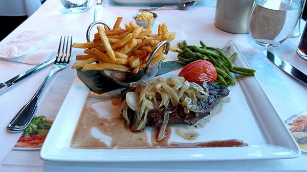 Rien de tel qu'un bon plat bien au chaud ©Franck/Le Bar à Voyages
