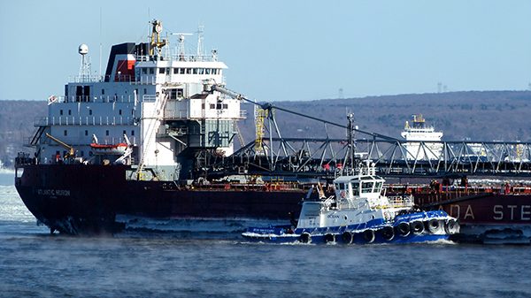 Le trafic portuaire ne faiblit pas, même en hiver ©Franck/Le Bar à Voyages