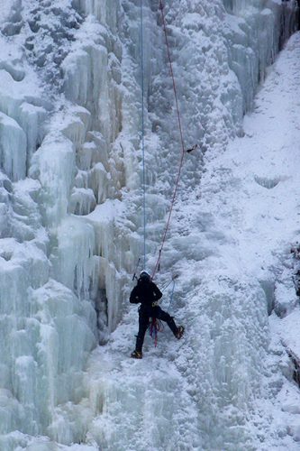 La Chute Montmorency gelée ©Franck/Le Bar à Voyages
