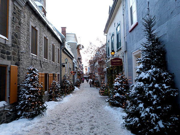 Dans les rues pleines de charme du vieux Québec en hiver ©Franck/Le Bar à Voyages