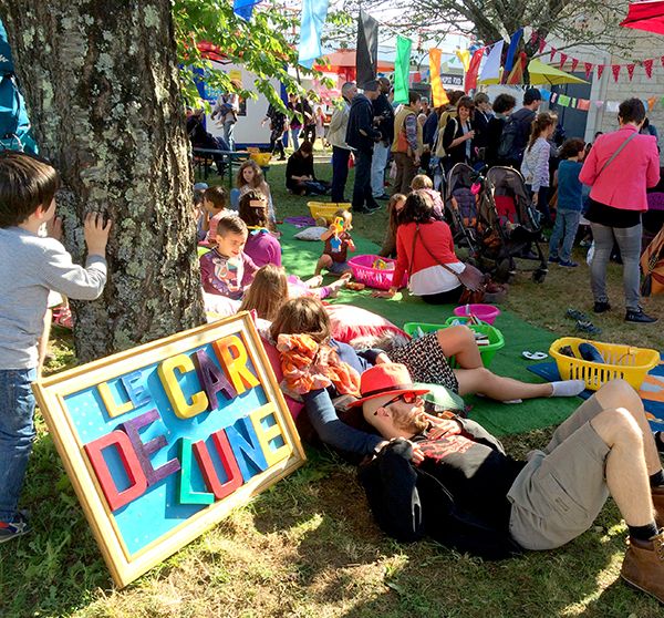 Jeux pour les petiots et sieste au soleil sur le Village de Musiques Métisses 2016 ©Le Bar à Voyages/Magali Renard