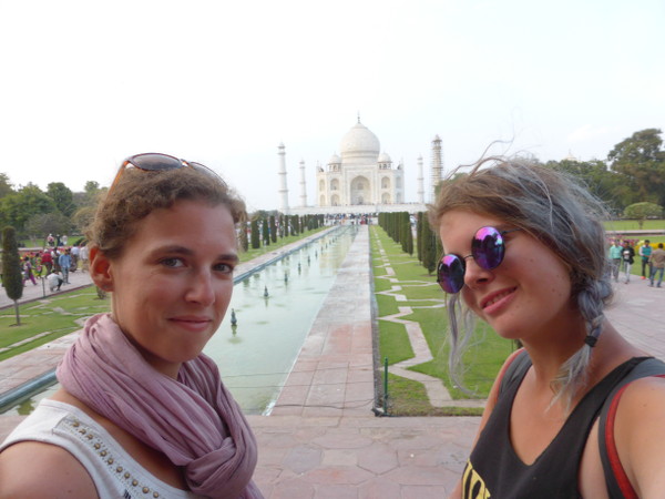 Cendrine-Sarah-TajMahal-WhyNotTDM-blog-bar-avoyages
