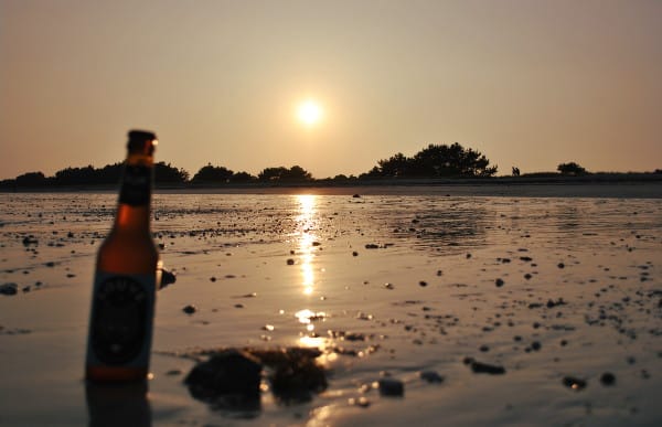 bière au coucher du soleil-blog Bar à Voyages
