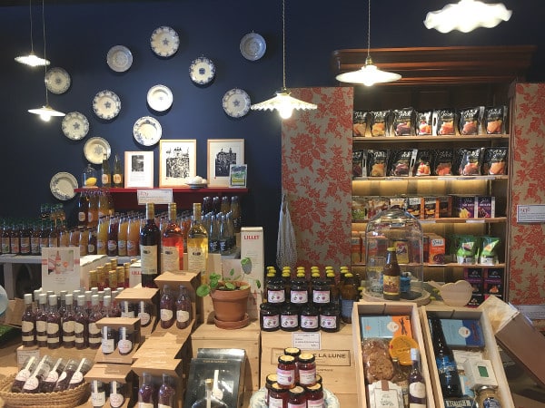 decoration de la boutique Echoppe de la Lune - blog Bar a Voyages